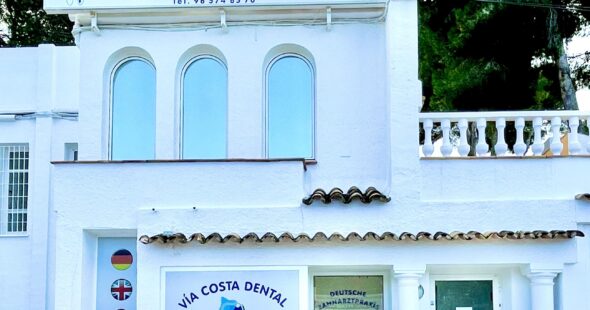 Praxis außen VIA COSTA DENTAL